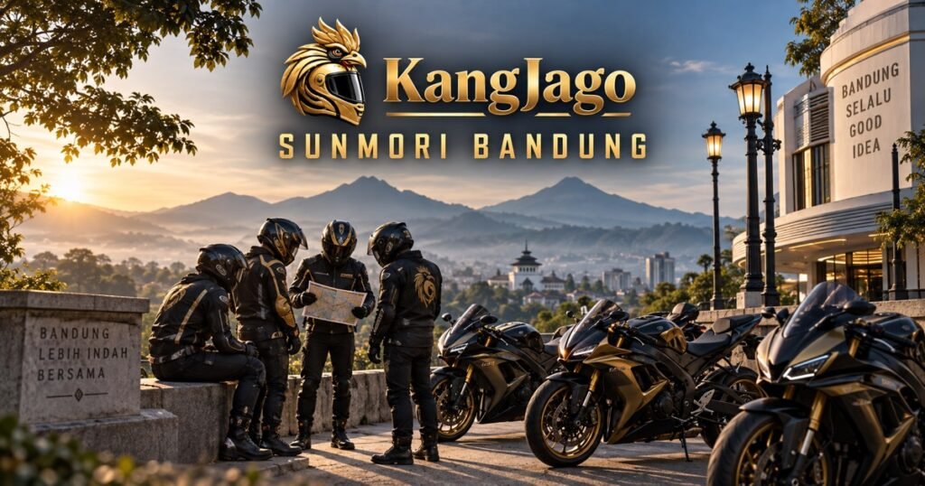 Komunitas KangJago memeriksa peta jalur sunmori Bandung saat matahari terbit